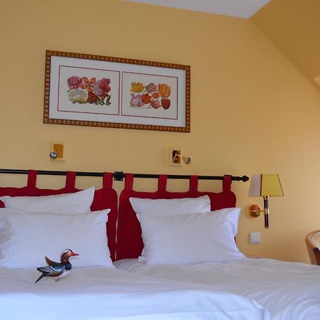 Logis Hotel Auberge Du Cheval Blanc Yvoy-le-Marron ภายนอก รูปภาพ